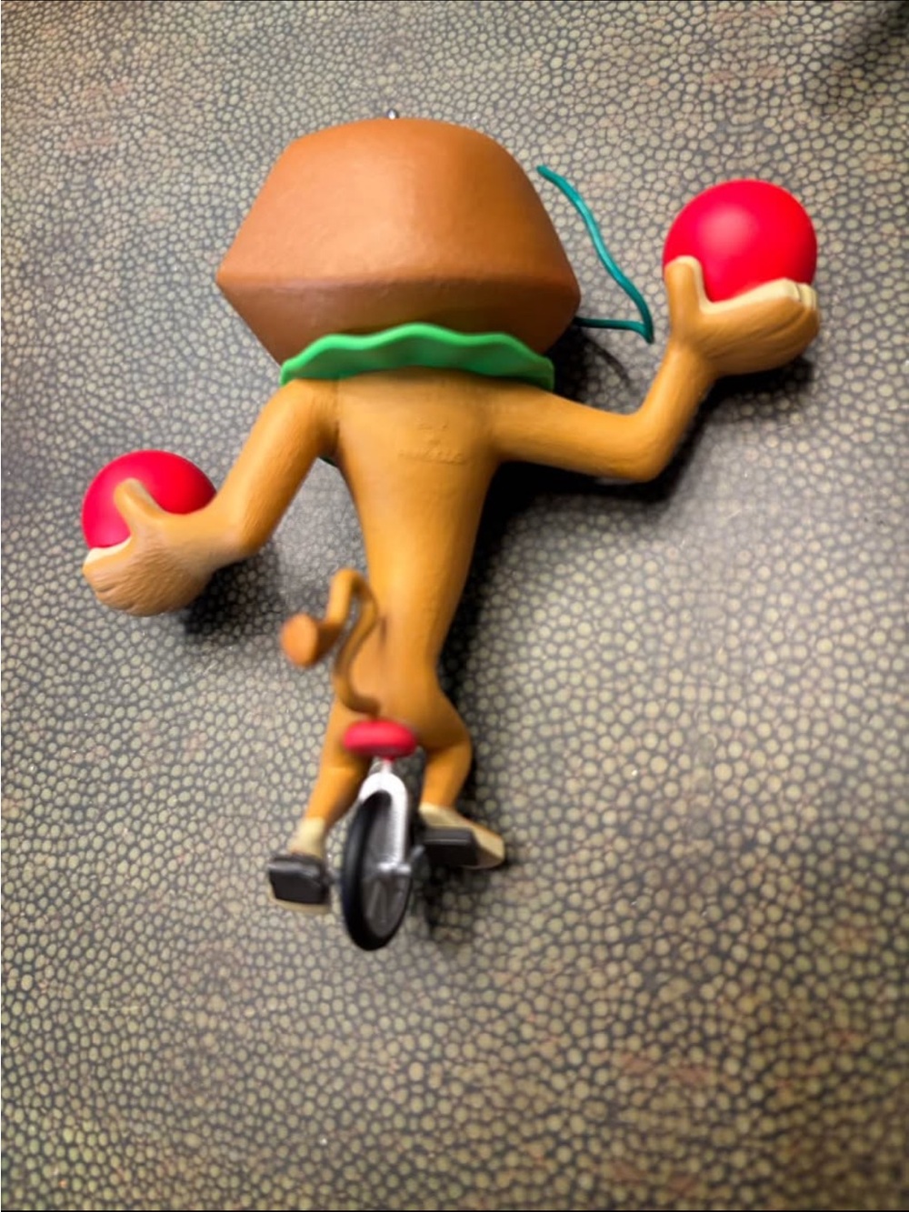 Alex the Lion Madagascar Juggler Holiday Ornament in Brown and Red Dreamworks - Picture 2 of 3